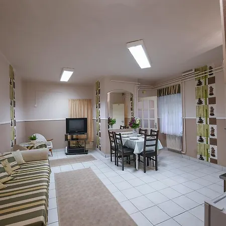 Apartman Jókai Family Apartman *
